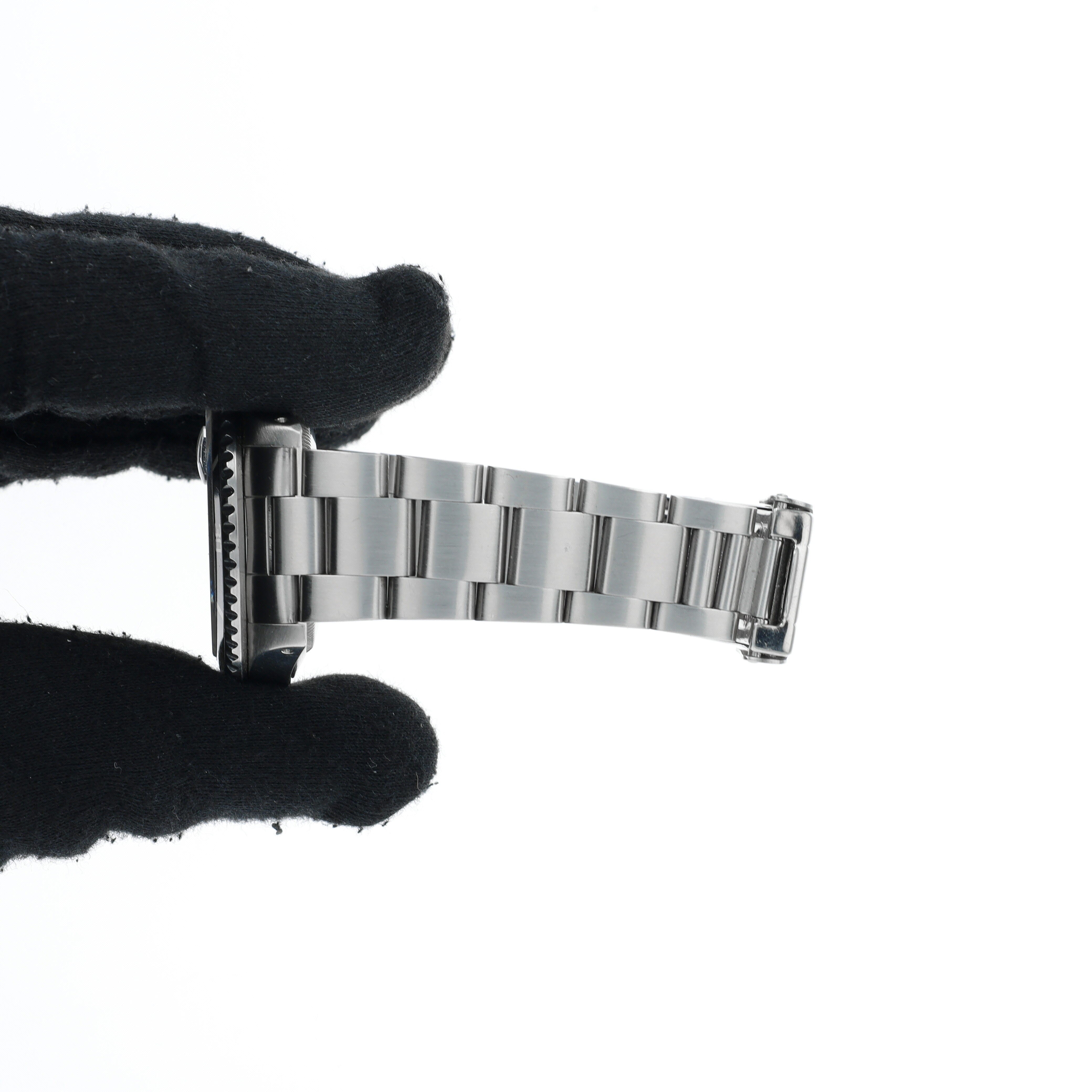 Rolex Submariner 16610 w/ Box & Paper 1988