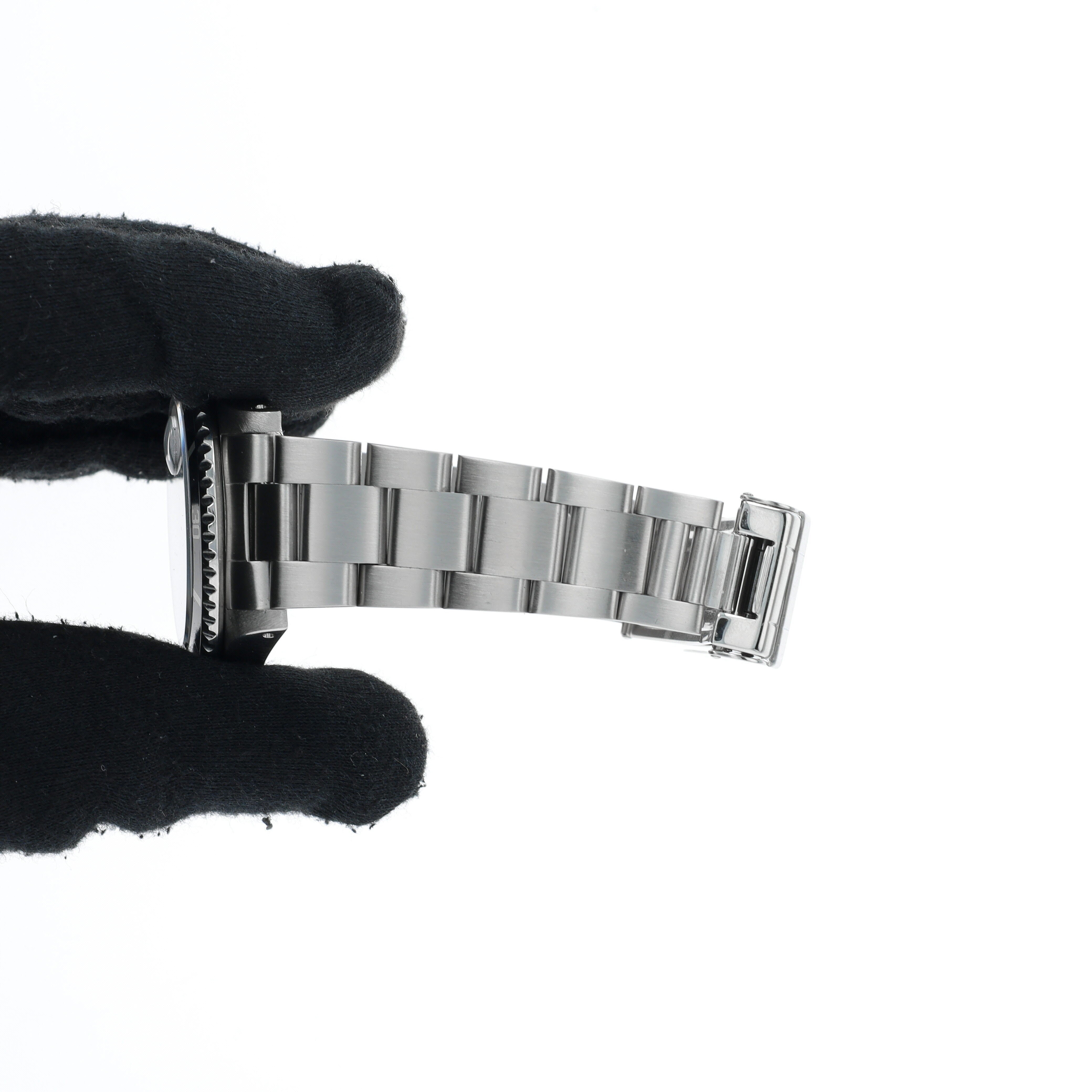 Rolex Submariner 16610 w/ Box & Paper 1997